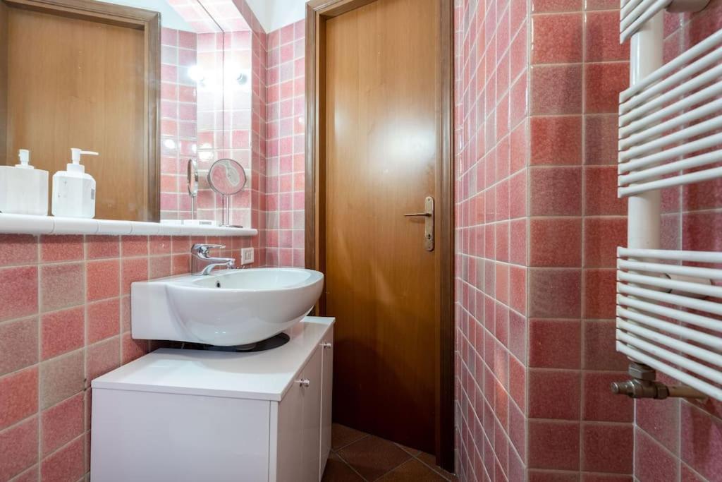 A Due Fermate Dal ColosseoWi-Fi & Netflix Gratis Apartment Rome Bagian luar foto